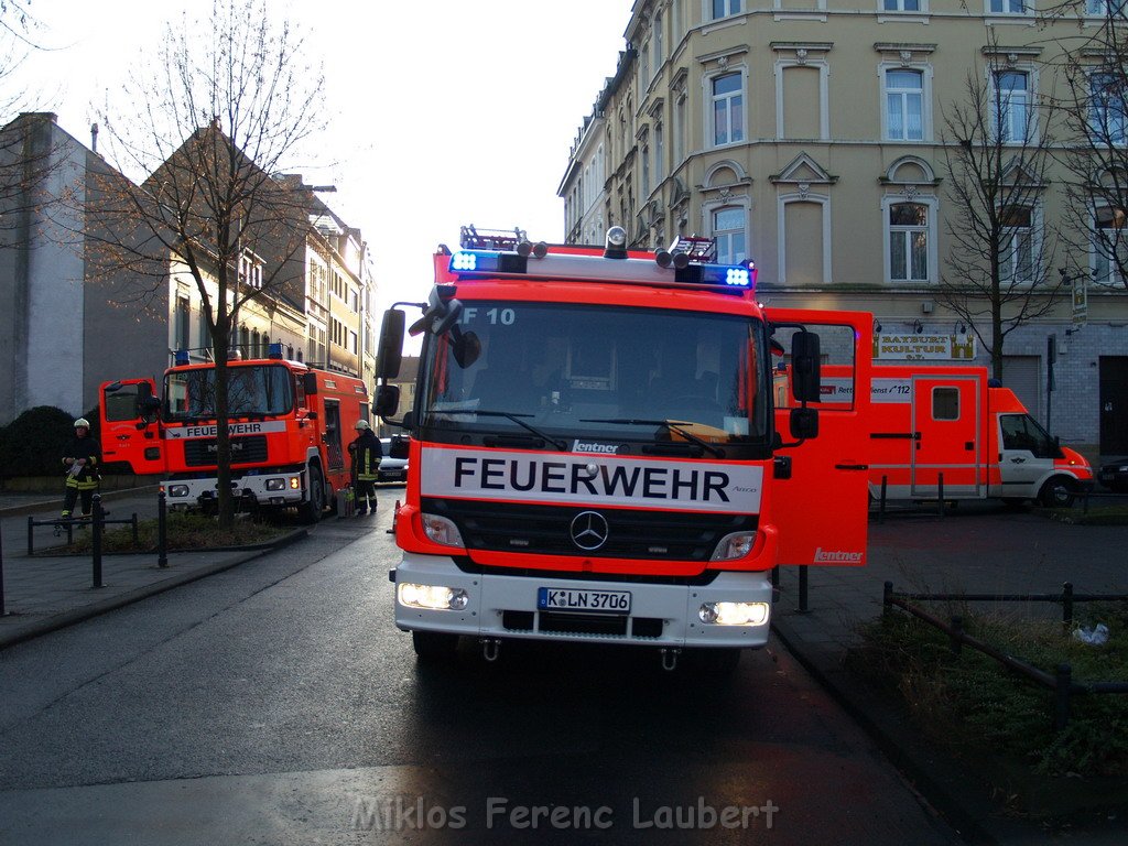 Brand in Kirche Koeln Muelheim Tiefenthalstr   P35.JPG